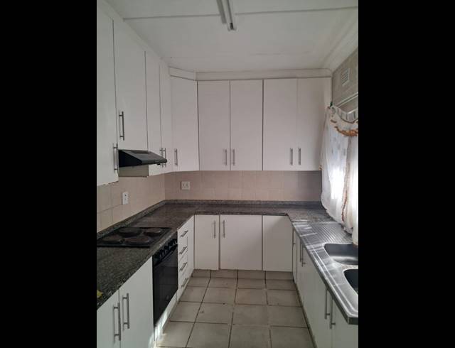 4 BEDROOM HOUSE FOR SALE IN SEA PARK